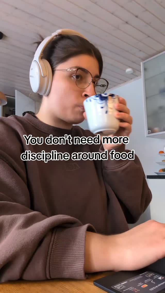 You don’t need more rules or discipline around food 💜
If you’re neurodivergent, eating consistently isn’t about willpower. It’s about building systems that actually work for your brain.
Fewer steps. Gentler expectations. More permission.
