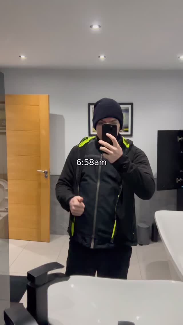 A day in the life of a removals man 🚐💙
#scotland #trend #moving #removal #localbusiness