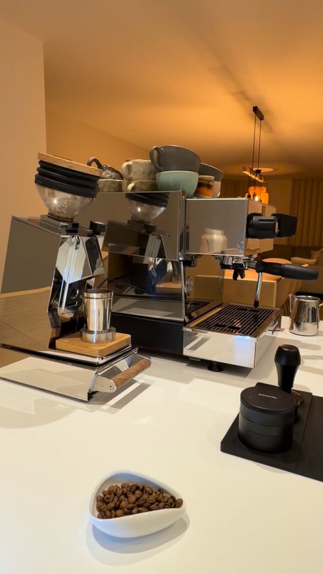 No fancy music, just piano and espresso noise 💆♂️