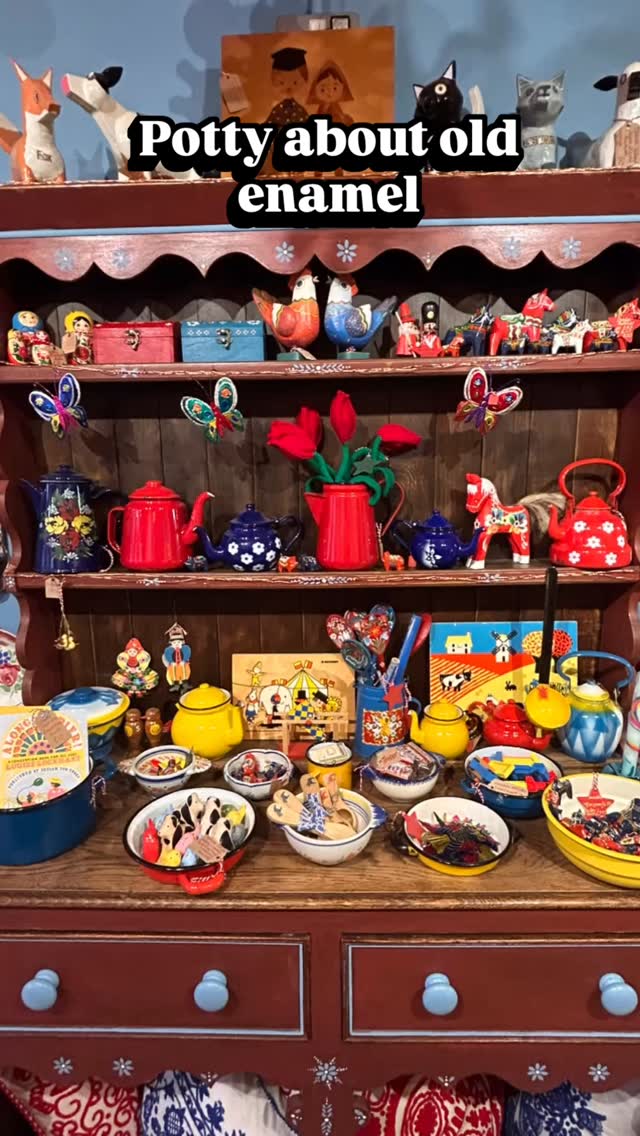 I love old enamelware and the shop is full of it. This is just a small selection of what I have stuffed along the big dresser and in the windows.
Enamelware has been expertly-crafted artisan wear for thousands of years. It’s made by fusing powdered glass to a surface like metal, clay, or stone by firing it in a 2000 degree Fahrenheit oven. As the powdered glass heats up and melts, it binds to the iron surface in a coating-like fashion to create a smooth, non-porous, and non-stick finish.
Classic British enamel was typically white with navy trim, though deeper colors were also used. Sweden had a lot of cream with green edging. Other European countries had a mixture of plain bright colours with speckled, folk art decoration. As most modern British enamel is now made in China ( hence being pretty cheap) I only buy European vintage enamel that was made in Poland, Yugoslavia, Slovenia, Romania and Austria. Although I do have some new, red mugs and plates made in a traditional factory in Poland.
As it ages enamelware inevitably gets the odd ding and so small rusty patches. That’s what I love as it makes each piece unique and tells a story of it’s long life.
Still functional but looking gorgeous too. Just like us!
#enamelware #oldenamelware #vintageteapot #vintagecoffeepot