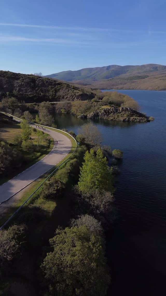 Comenzamos el año con mucha ilusión de compartir grandes momentos junto a vosotr@s!! Disfruta de paisajes y personas maravillosas en las experiencias ciclistas SP TOUR de este año!!!
Incluimos alojamientos, comidas, apoyo y seguimiento en ruta y los avituallamientos de cada etapa.
Más información en www.sptour.es