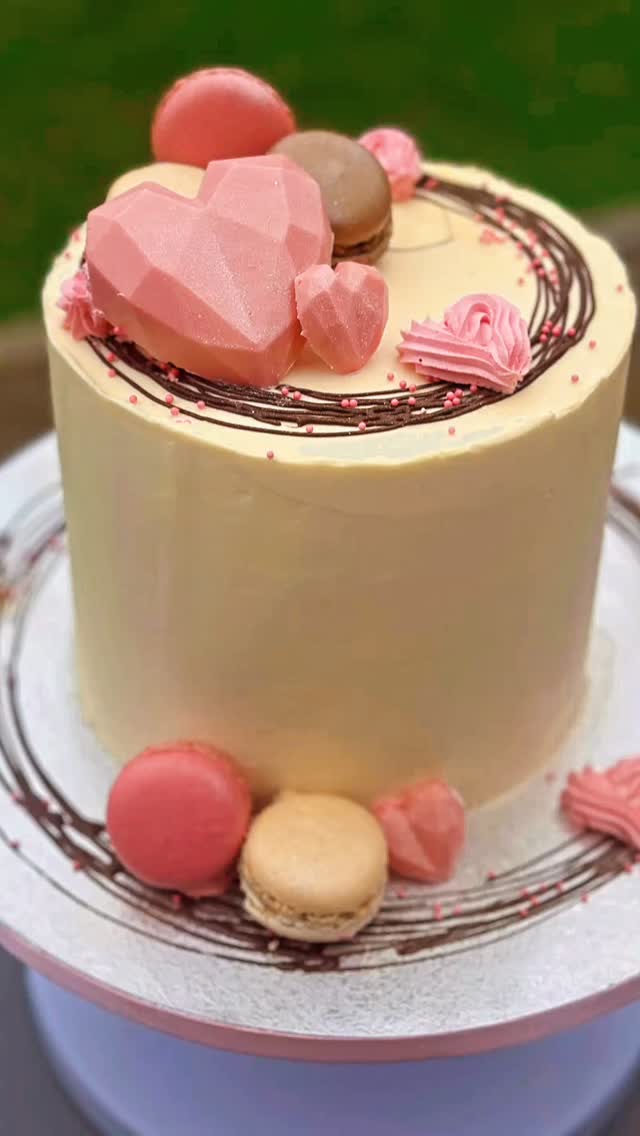 Lovely cake with pretty heart design for a special birthday #birthdaycake #sayitwithcake #happybirthday #happybirthdaycake #birthday