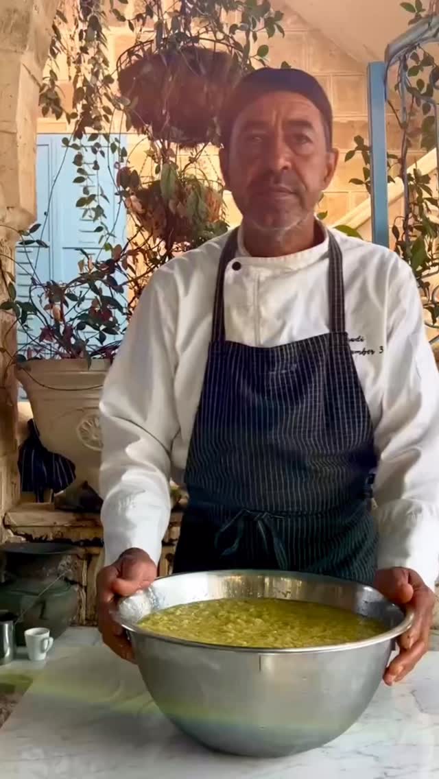 في بيت رقم 3، الليمون المكبوس هو احتفال بالوقت والتقاليد. 🍋
محضّر على الطريقة اليافاوية، ونكهته الغنية بترفع كل طبق.
בבית מספר 3, לימון כבוש הוא חגיגה של זמן ומסורת. 🍋
מוכן בדרך היפואית, עם טעמים עשירים שמרימים כל מנה.
At House Number 3, preserved lemons are a celebration of time and tradition. 🍋
Prepared the Yaffawi way, their rich flavors elevate every dish.
#housenumber3 #jaffa #culinaryexperience #foodie #يافا