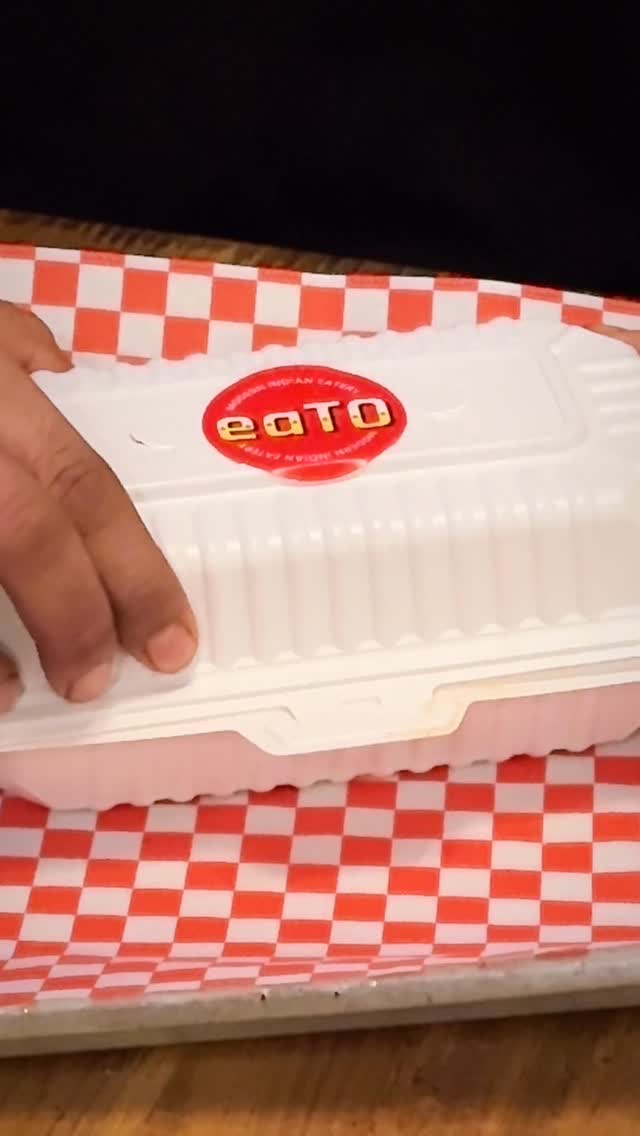 Best Creamy Schezwan Momos @eato.ca
Visit @eato.ca
#halalfood #momos #schezwan #momolover #momof2