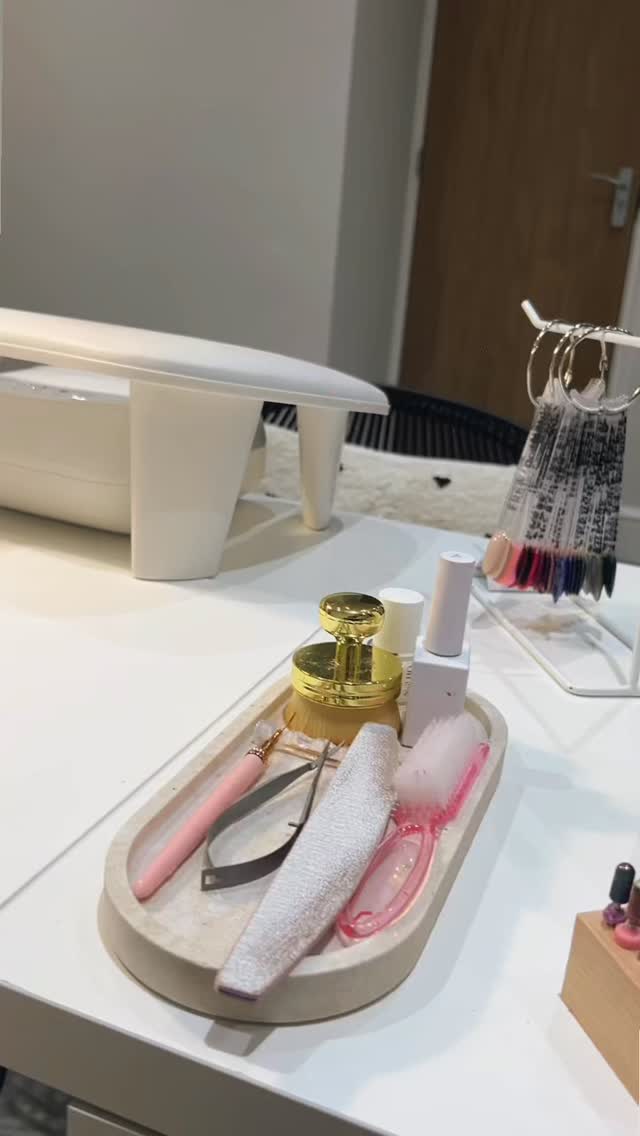 Decluttered and clean for the new year 🤍🤍
#jadedbeautystamford #newyearreset #beautician #nailtech #organising