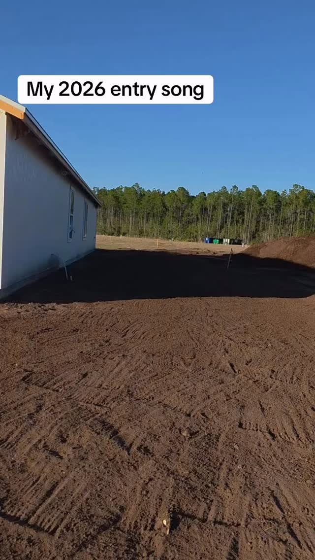 Trends can be fun 😎
#dirtwork #landservices #contractor #construction #professionalgrading