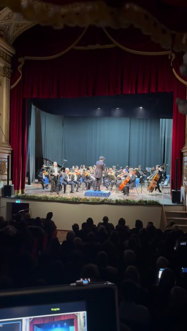 đś âLa donna è mobileâ (G. Verdi) â Rigoletto
Un passaggio iconico che ha illuminato il Concerto di Capodanno al Teatro Comunale di Vittoria (Vittoria Colonna) â¨đ
Grazie al pubblico per la presenza e lâascolto: serata di grande musica.
Gala Music Festival đ¤
#GalaMusicFestival #ConcertoDiCapodanno #Vittoria #Verdi #Rigoletto Opera