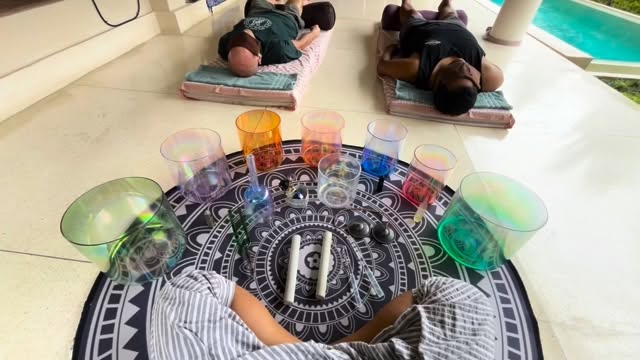 If your system has been asking for quite, your welcome to lie down and receive.
As crystal and Tibetan bowls meet the body where it's tired where it's been holding too much.
This is not about fixing, its about remembering how to rest.
Space are limited to keep it intimate | DM for booking
#soundbath #soundbathmeditation #soundbathexperience #ubud #yoga