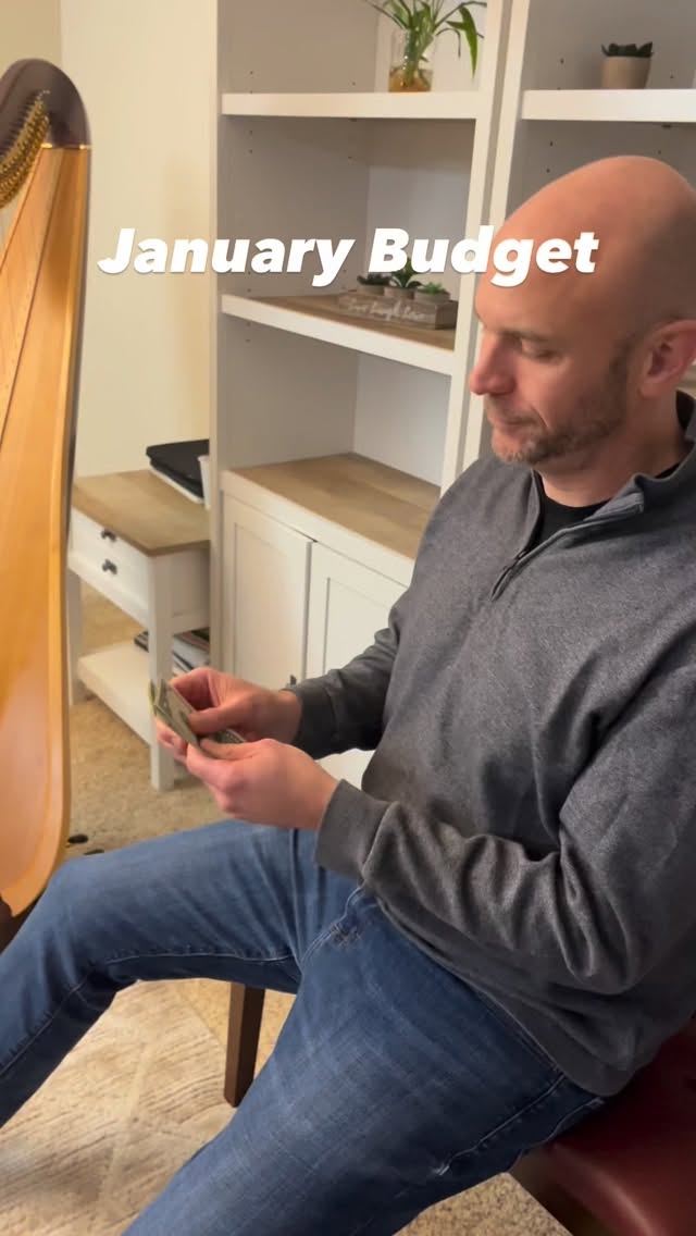 Counting dollars like a musician in January 😂 🎶💰
#JanuaryBudget #MusicianLife #GigLife #FreelanceMusician #MusicianHumor #tiffanyharpist #giglife #musicianhumor