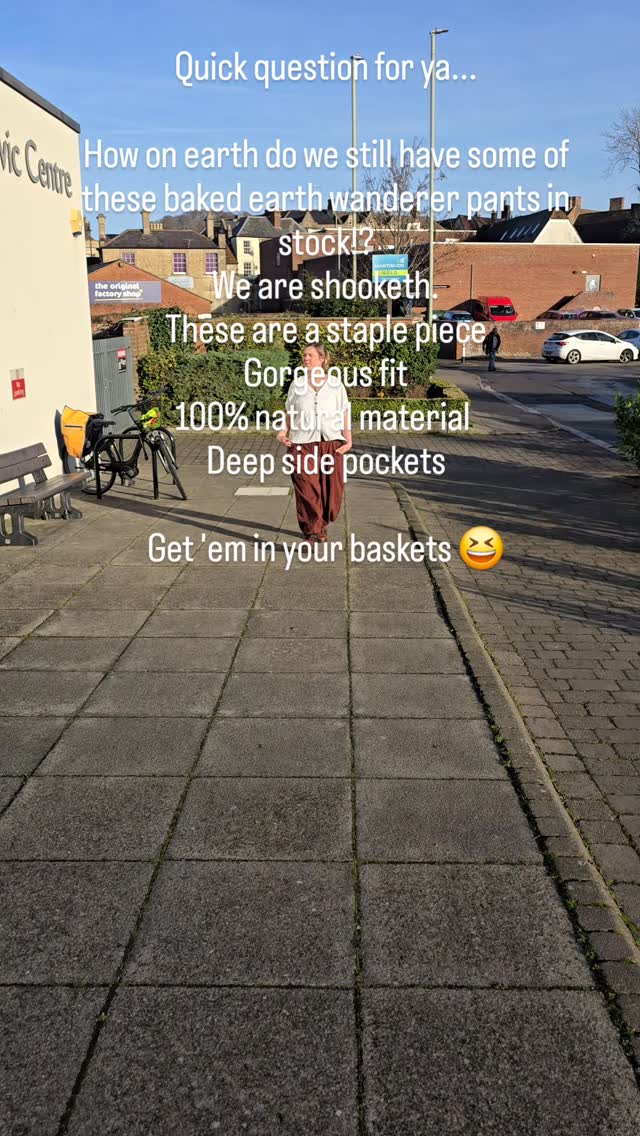 We are shooketh 😆
These hemp cotton, balloon style pants are a firm fave here at Peachy Pear HQ.
Perfect for lazy days, shopping days, stomping in the forest days...
Available in 3 sizes to fit UK10 - UK28
Check them out here:
https://www.peachypearclothing.co.uk/product-page/balloon-pants-in-baked-earth
#hempcotton
#naturalclothing
#peachypearclothing
#bohoclothing
#balloonpants