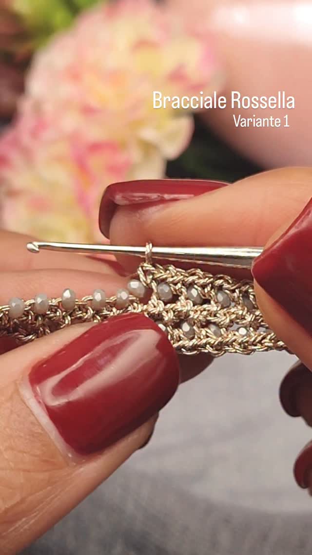 Bracciale Rossella - Variante 1
Una semplice m. bassa + catenella per dare una struttura più compatta al bracciale ☺️
#crochet #uncinetto #crochetbijoux #tonbonbijoux #filieforme