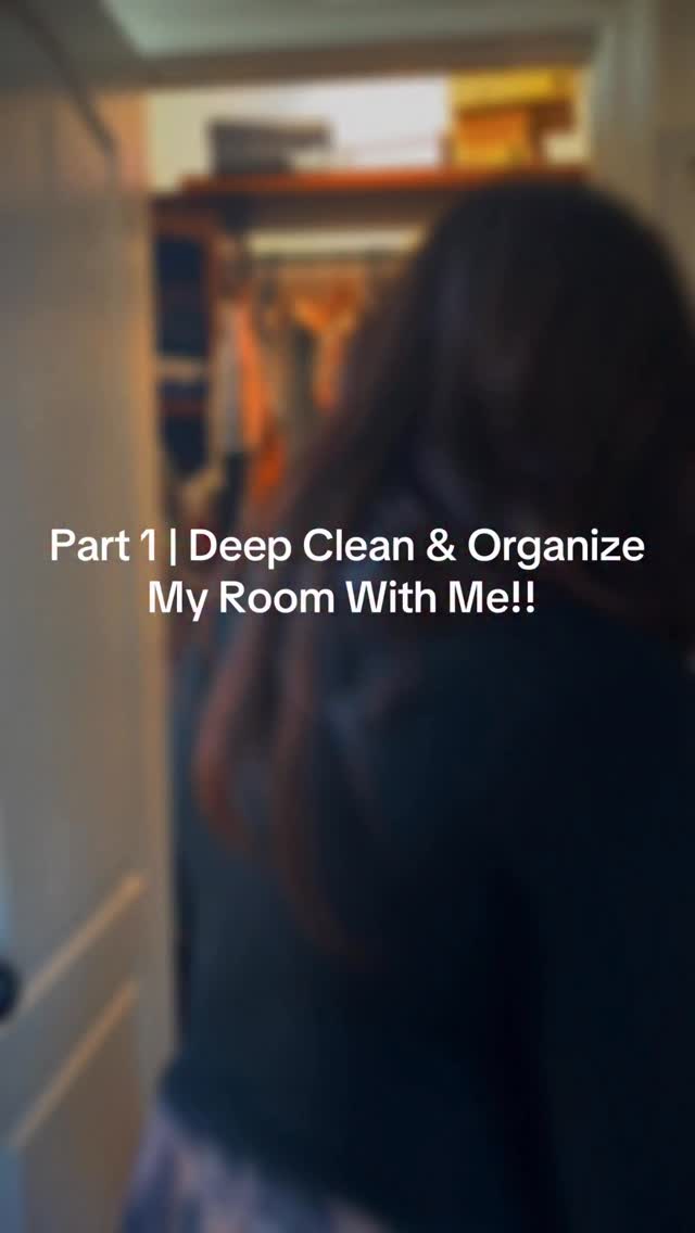 Part 1 | Deep Cleaning/ Organizing my room!
Spoiler Alert - we didn’t finish yet 😅.. but we started by getting rid of old shoes from 6th grade, got rid of dust bunnies, and cleaned and organized the shoe rack in my closet :)
#clean #cleanmyroom #explorepage #fyp #shoes