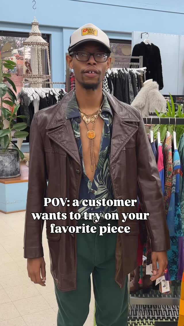 We want what’s best for you…. Most of the time 😁 With a store stocked with thousands of show-stopping garments, we can’t help but pick favorites! 🙈 It’s up to the universe to decide who is worthy✨💫
#timewarpbr #shoplocal #vintage #vintagefashion