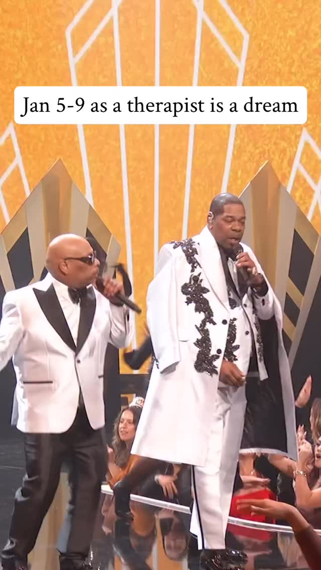 That post holiday processing sesh…It’s the most wonderful time of the year 🎤 #therapy #mentalhealth #bustarhymes #lookatmenow #therapistmemes