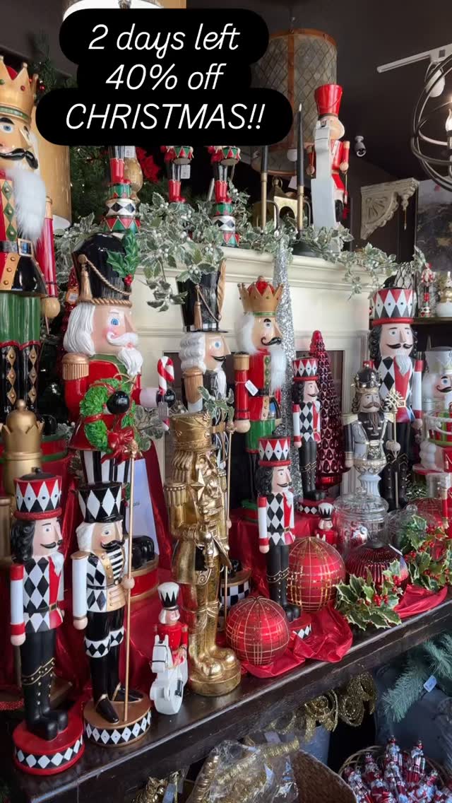 Come on in ! Friday and Saturday are the last days to get Christmas product at 40% off. We will be closed Sunday for a few days to change over the store, to Valentines and everyday. Look for the date of reopening😍
#christmassale , #homedecor , #gingerbreadhouse ,#deer ,#nutcrackers