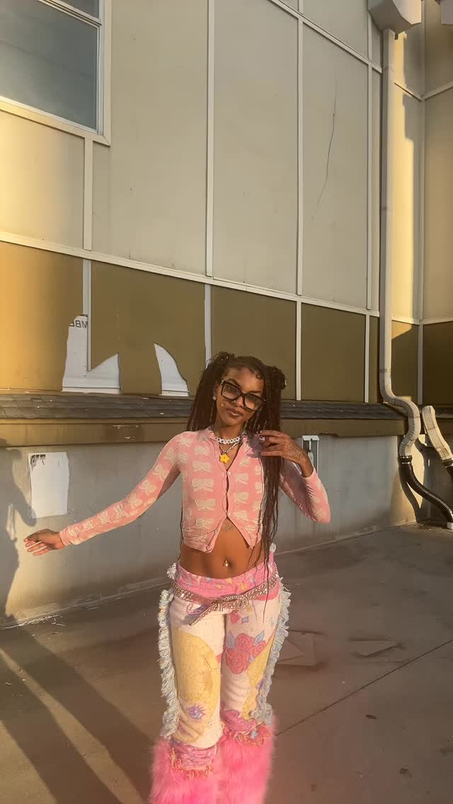 ALMOST SOLD OUT 😩😩😩 & we are NOT restocking this colorway! Shop the look now Players 💘💘💘💘💘💘💘