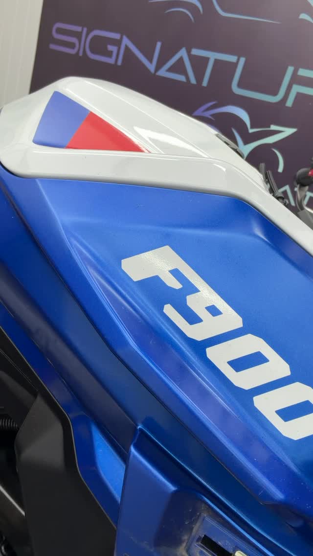 Good morning from a busy busy workshop today! Check out this gorgeous F900GS in with us today having the full MotoLights bundle and then onto the full ceramic coating package as well!!