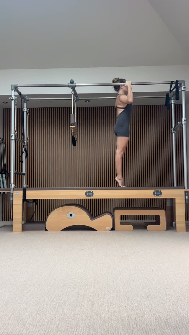I went back to teaching 'real life', gorgeous people, this week, after a 2.5 year 'break'. It was like no time had passed, and more importantly I *think* I remembered what I was doing š š¤š½
I also felt brave enough to attempt some of the acrobatic Cadillac repertoire for the first time in a very, very long time. Not how it used to feel or look, but after three c-sections I'm just about starting to find my numb abdominals again (ish!)
#pilates #cadillacpilates
Reaaaallllly lovely new playsuit kindly gifted by @teteateteuk
Cadillac designed by @basisystems from @gladform_uk