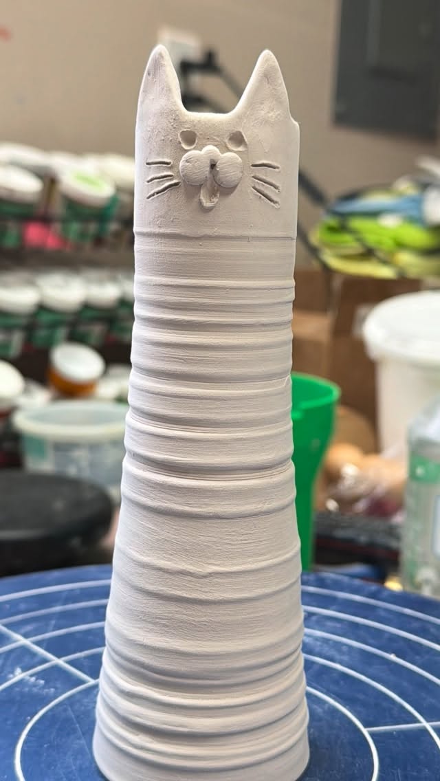 This bud’s for you! @happycatclayart
Available soon in my upcoming drop!
#valentinesday2026 #cats_of_instagram #wheelthrownpottery #valentinesday