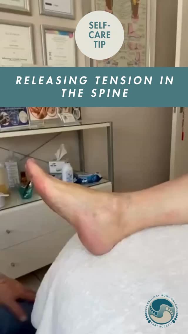 👌🏻How Reflexology Eases Back Tension
👣 The ‘spinal twist’ in reflexology helps ease tension and stiffness in the back when applied correctly.
👣 Working the spinal reflexes along the bony ridge of the foot stimulates nerve impulses that influence the entire body.
🌿 As the spine relaxes, the body is better able to reduce pain and restore balance, comfort, and ease.
Need some TLC- Book Online
www.reflexologybodybalance.co.za
#tlc #reflexology #backrelief