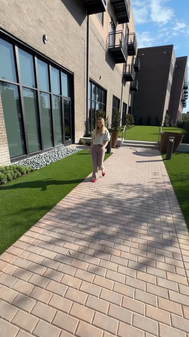 Touring a real apartment in downtown mckinney with a nice sized yard! Dm us to find your perfect new place.
#mckinney #apartments #withyard #foryoupage #fyp