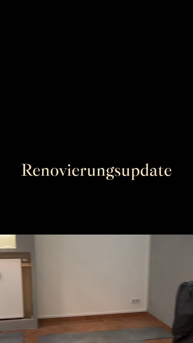 Ich bin nicht nur aus dem Urlaub zurück – ich bin als neue Version von mir selbst zurückgekommen.
Neues Studio. Neue Haarfarbe. Neuer Vibe.
Aber die Werte? Sind geblieben: Ehrlichkeit, Handwerk, Präzision.
Wir haben in den letzten Wochen richtig rangeklotzt – gebohrt, gestrichen, gesägt, geschleppt, geflucht, gelacht. Mein Freund war mein Fels, meine zweite Hälfte, mein Kraftverstärker. Ohne ihn? Keine Chance.
Die letzten 5 % werden noch – aber die Türen stehen wieder offen. Ich bin wieder für euch da. Mit mehr Raum für eure Geschichten, eure Haut, euer Vertrauen.
Und ja, ich habe mir in der Zwischenzeit nicht nur neue Wände gebaut, sondern auch ein Stück Identität neu sortiert.
Willkommen in der neuen Ära von SHÆDE.
✺ Studio (fast) fertig
✺ Termine ab sofort wieder buchbar
#shæde #permanentmakeuppotsdam #beautywithattitude #selfmadewoman #neuanfang