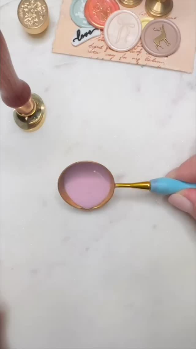 Pretty Bow 🩰✨💌 Such a cute design and new to our Valentine’s collection!
#PrettyBow #ValentinesCards #SealItWithABow