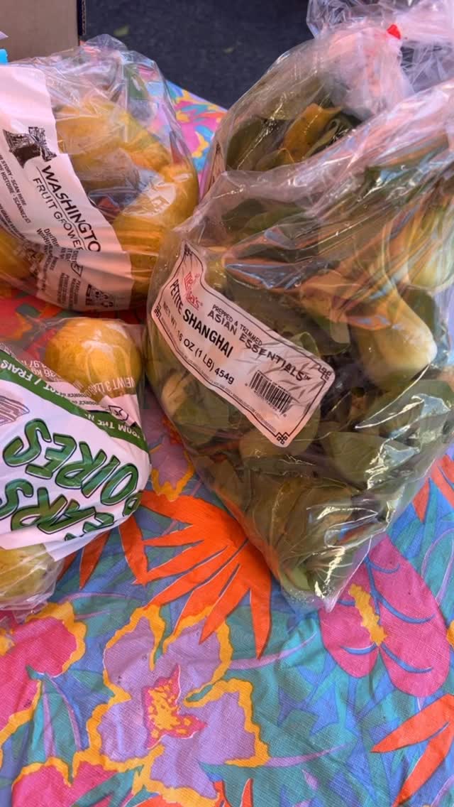 Pop-Up La Tiendita Food Distribution happening now!
🥔 🫑 Pasen por comida
⏰ De 11am hasta terminarse