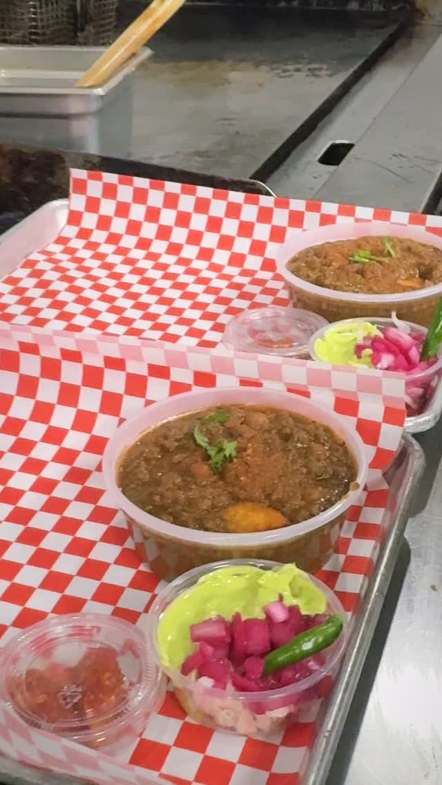 Best Chole Bhature @eato.ca
#breakfasts #cholebhatute #scarborough #snacks #dilliwale