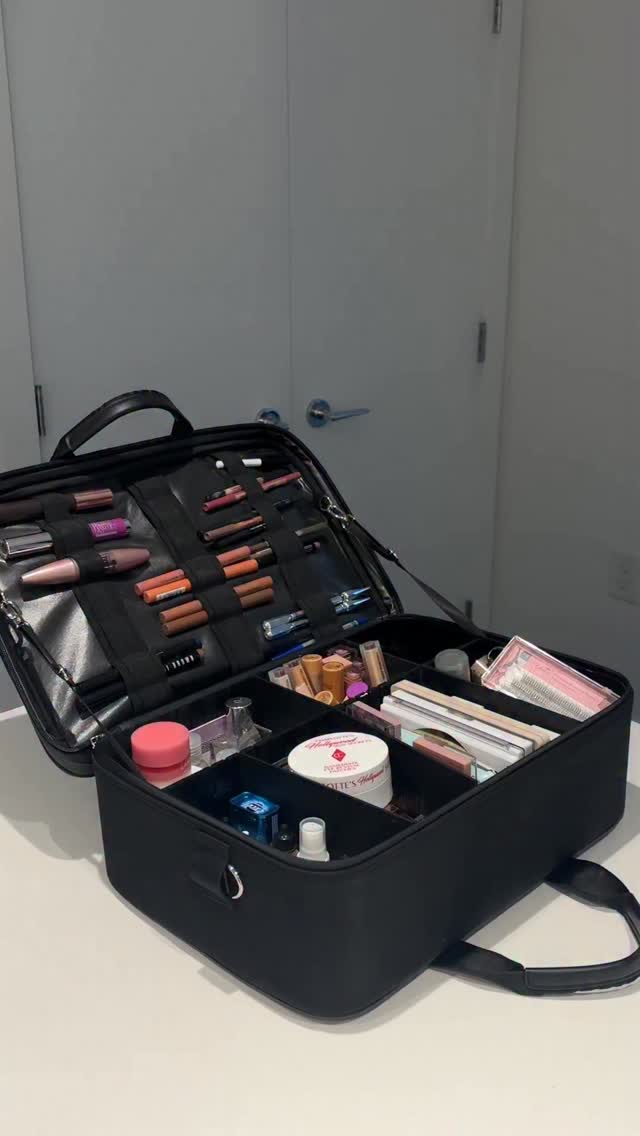 All clean and fresh 🫧 Treating my favourite kit and tools with care
Makeup kit @etoile.pro use code ALISHAPRO10
#lifeofamakeupartist #makeupasmr