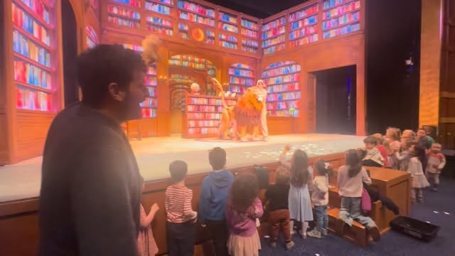 What a fun day at @adamtheater_tya meeting to see #LibraryLion as a community 🫶🏼 What a beautiful production with the very best audience!