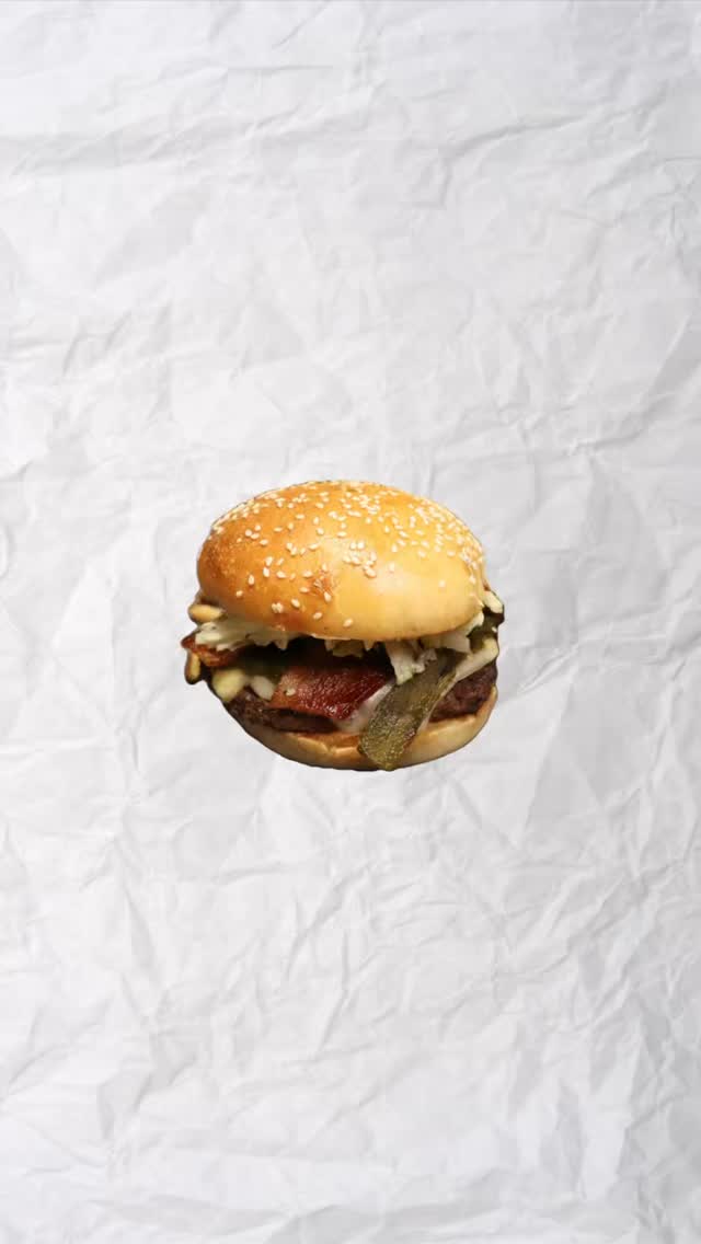 Trust us on this one 😏🔥
Sweet & spicy Jalapeño Peanut Butter Burger is officially here. Burger of the month, limited time only.
Royal Electric = cravings covered for 2026. #downtownguelph #royalelectric #guelph #the519