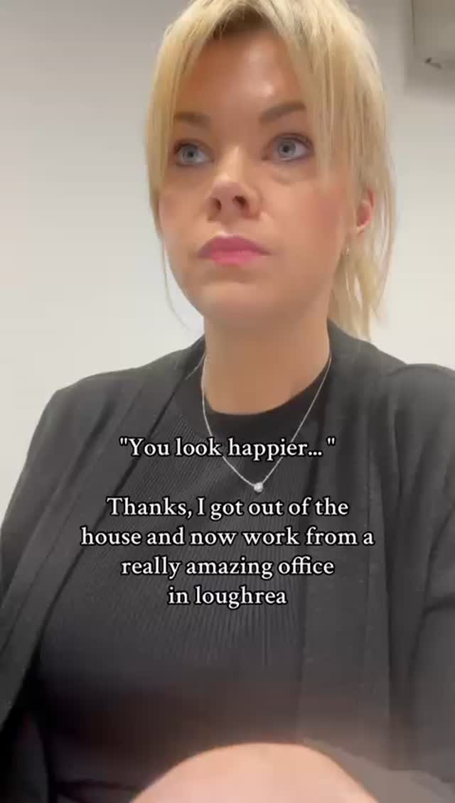 Work shouldn’t mean a long commute, cold kitchen tables or unreliable Wi-Fi.
At Comworks, you can drop in for the day and enjoy a bright, comfortable workspace, fast internet, great coffee and a calm, professional environment, right here in Loughrea.
Whether you’re remote working, self-employed or just need to escape the house for a few hours, our Day Pass gives you everything you need to have a productive day.
📍 Work locally
☕ Coffee included
💻 Fast Wi-Fi
🪑 Comfortable desks
DM us or book online to grab your Day Pass.