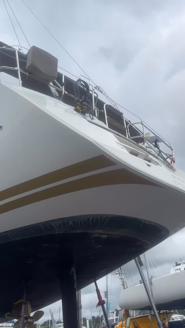 Another hull polish from the best in the business ✔️#totalyachtcare #bayofislandsnz #boatmaintenance #bayofislandsmarina