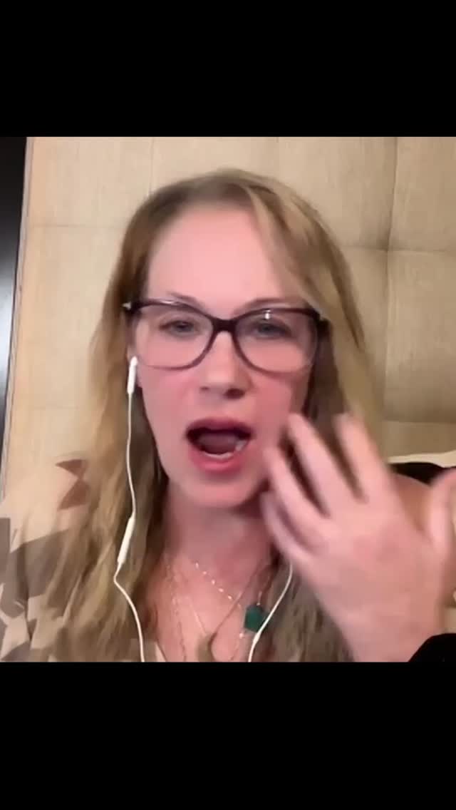 She lied. About everything. And she said it out loud so we could all stop pretending, too.
@jesposito @catyezbak #christinaapplegate