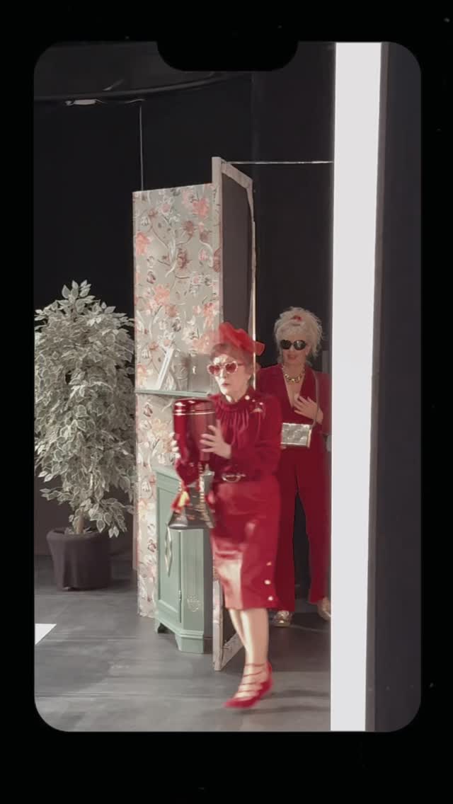 Jeszcze dzisiaj o 18:00 na scenie:
„Trzy Damy z Alabamy” 💃💃💃
Będzie śmiesznie, wzruszająco i bardzo kobieco.
Zapraszamy!