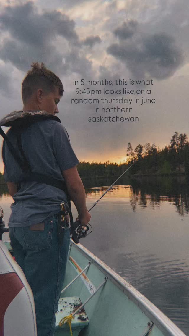 And then the sun starts to peak back up at about 3:45 am giving us loads of time on the water and fresh air in our lungs đŁ
#ubiquitylakeoutfitters #northernsaskatchewan #longerdays
