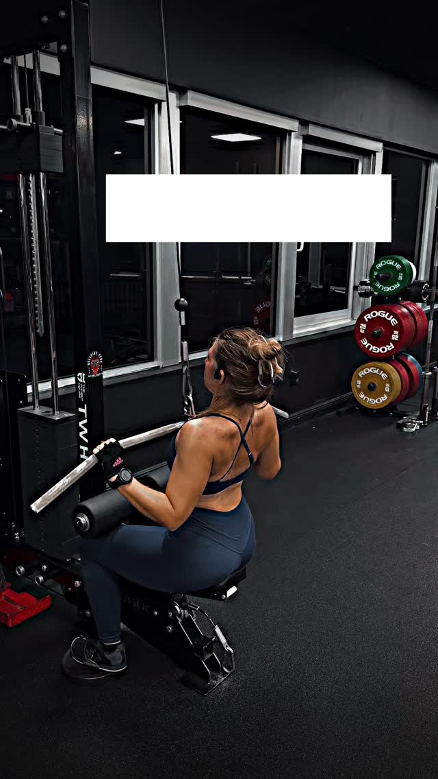 Be honest… am I the only one who forgot to build rear delts? 😭
Because this exercise exposed EVERYTHING. 2026 goal activated.
