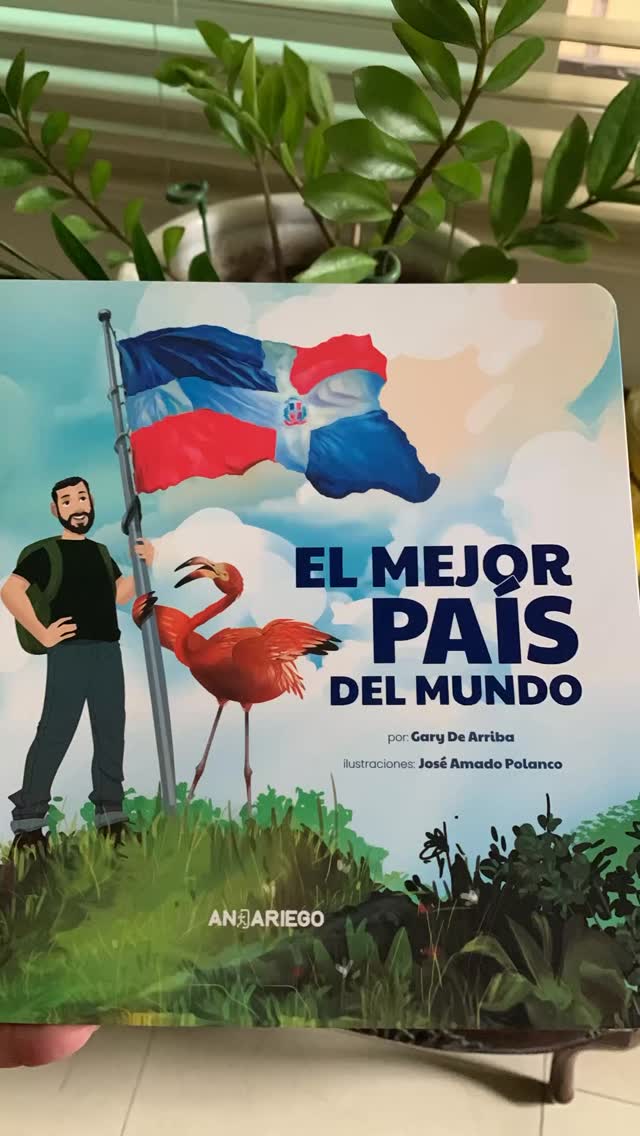 La misma emoción que transmite este canto a la Patria, de @juanluisguerra, es la que sentí al pasar cada página de esta maravillosa obra del talentoso @andariegodo.
Leyéndola reafirmé el privilegio que tenemos de vivir en “El mejor país del mundo” y me sentí más dominicana que nunca. Compartirlo con mis nietas me ofreció otra manera de mostrarles lo que somos y fomentar que sigan sintiendo orgullo de la cultura que representan. ¡Simplemente lo amaron! y fue hermoso escuchar a mi nieta de ocho años decir: “somos el principal país del mundo, porque tenemos muchas cosas lindas”.
Querido @andariegodo te felicito por el resultado de una hermosa obra, así como al equipo diagramador y editor, por la ejecución de un sueño que te vi desarrollar con pasión y con esmero, pero, ante todo, con ese desbordado amor que sientes por tu Patria y que se refleja en cada proyecto con el que muestras tu confianza en él.
¡Gracias! por este regalo que recibo con amor y que, visto desde la perspectiva de la comunicación, me reafirma que sí contamos con una generación talentosa, comprometida socialmente y apegada a valores.
¡Enhorabuena y aplausos de pie! 👏🏻👏🏻👏🏻