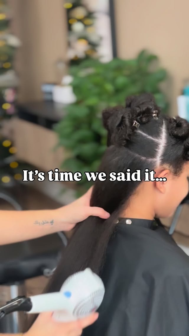 We’re reframing it as a ✨flex✨ and a good “problem” to have! We know - it can feel like you have to apologize for your hair taking longer, or being more to work with - but we love to get our hands in there and make magic happen!
Repeat after us: my hair is not a burden, it’s a gorgeous canvas 🖼️♥️
.
.
.
.
.
#artehairstudio #bellevuehair #bellevuewa #rentonwa #rentonhairstylist