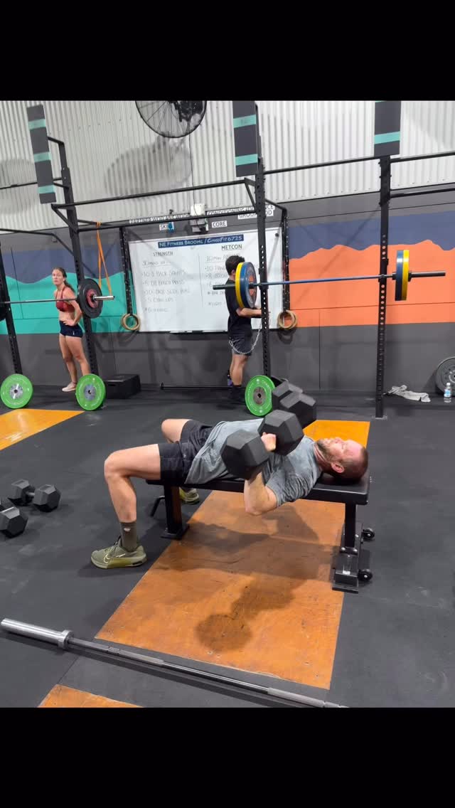 Classic strength and metcon combo for a Monday morning.