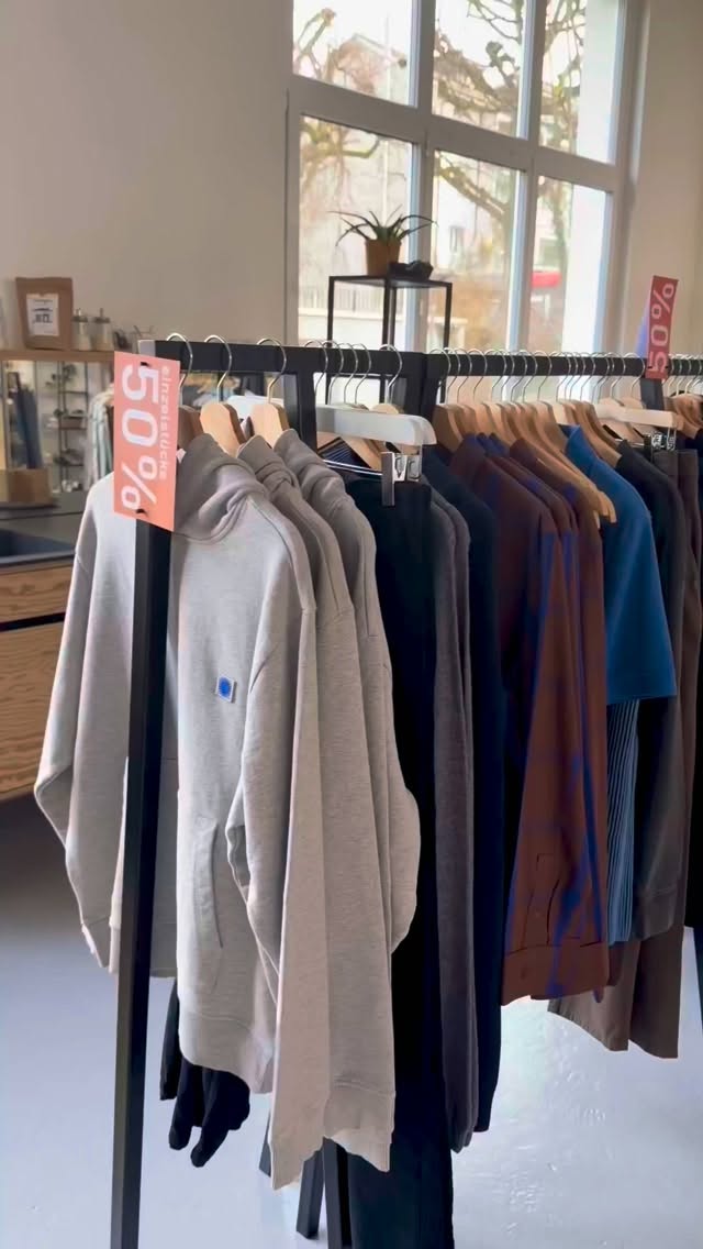 wir haben unseren 50% bereich erweitert, vielleicht findest auch du dein lieblingsstück 👚👖 #fairbunden #fairfashion #steinanstein #bern