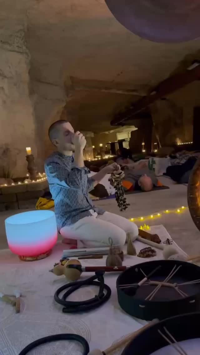 🗓️La programmazione della settimana
🟢 MART, 13 gen alle 20:45
Bologna | Bagno di Suoni e Oli Essenziali - “assieme ad Alessia”
🟢 VEN, 16 gen alle 20:15
Pescantina (VR) | Bagno di Suoni a 4 Mani - Gong, Handpan e Fiati - “assieme a Pepito Ros”
🟢 SAB, 17 gen alle 16:30
Arco (TN) | Bagno di Suoni e Oli Essenziali - “assieme ad Alessia”
🟢 DOM, 18 gen alle 16:00 e alle 18:30
Bolzano | Bagno di Suoni e Oli Essenziali (DOPPIO TURNO) - “assieme ad Alessia”
Per ulteriori info link in Bio:
📱whatsapp: 347 948 0292
#filippopigaiani #bagnodisuoni #campanetibetane #suonoterapia #handpanmusic