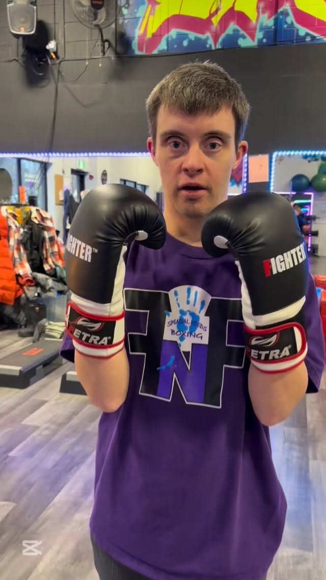Thank you to @darksidedarryl for thinking of us while cleaning out his @darksidemuaythai gym. We really appreciate the donation of boxing gloves. Support like this makes a big difference for our athletes and helps us keep our program accessible and inclusive for everyone. Grateful to be part of such a supportive boxing community.
#fiercenfitboxing #specialneedsboxing #aplaceforall #darksidemauythai