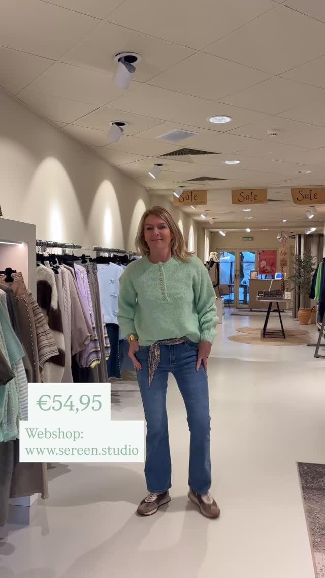 Wat een prachtige kleur ‘t lindegroen🤩 ook in de webshop verkrijgbaar!
#sereen #damesmode #valkenswaard #kleding #fashion