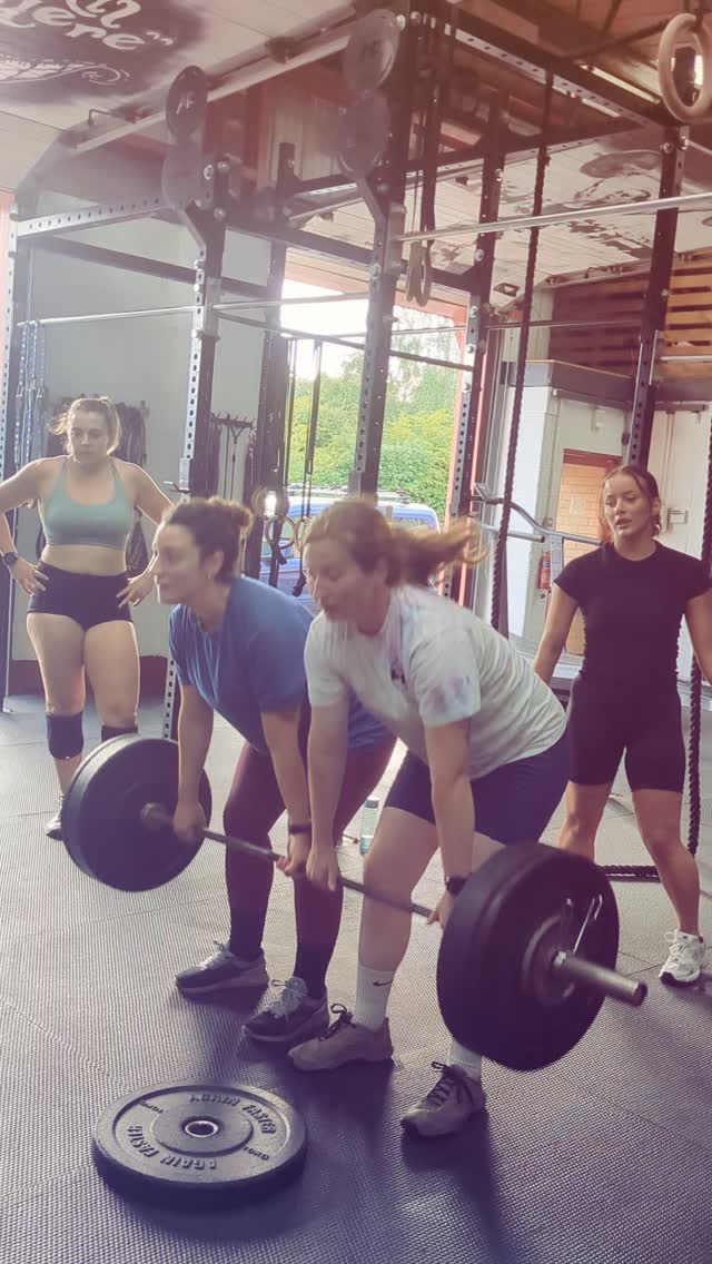 Member shout out ✨
Happy Birthday @giulia_wilkinson 🎉
Out fiery Italian 🔥
She's kind, she's funny, she's fiercely loyal and a recent member to the strong mum club 💪🏽
We hope your first birthday as a mamma is the best and we can't wait to have you back 🫶🏽
#membershoutout #crossfitbarnsley #birthdaygirl