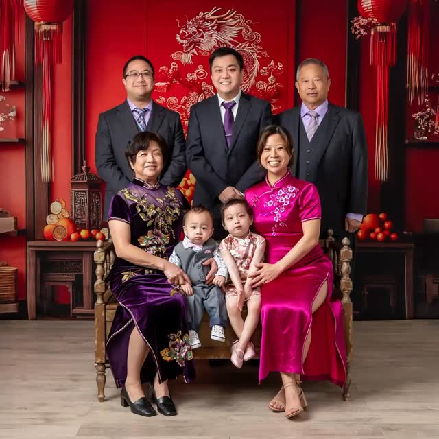 Happy New Year! Family portraits #familyportraits #happynewyearfamily #chinesefamilyportrait #sugarbabyphotography #newyearfamilyphoto #SugarbabyPhotography #SJPhoto #SJPhotocreation #SanMateoPhotographer #SanMateoMaternityPhotographer #SanMateoNewbornPhotographer #SanMateoBabyPhotographer #SanMateoFamilyPhotographer #SanMateoSmashCakePhotographer #BayAreaPhotographer #BayAreaPhotoStudio