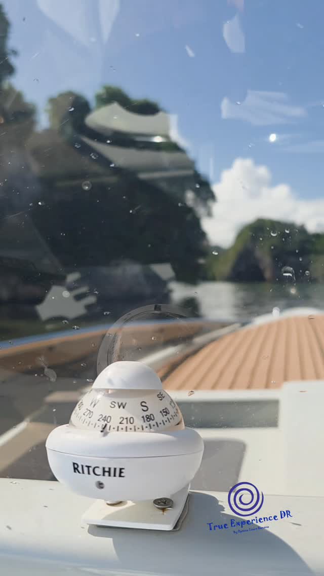 Enjoy a prestige experience on board our prestige boat El Andiamo. Los Haitises or Humpback whales? Let us organize your experience directly from @puertobahia
#Marina #whales #dominicanrepublic #samana #LasTerrenas