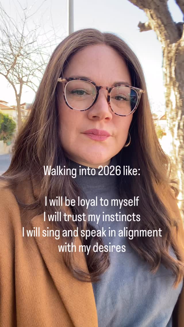 Just me manifesting more self-love, confidence, and creativity with my singing…
Wanna join me? 💖