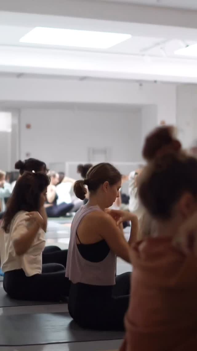 Have you ever practiced yoga in an art gallery?
Estrela Wellness is a one-month-only pop-up where movement meets art.
The setting is truly stunning. The teachers are incredible. The experience is unique.
There’s something so special about practicing surrounded by art and natural light — it brings a different energy to the mat, a deeper sense of presence.
We still have space available for this Saturday’s class with @_isaguitana_ 💕✨
Ashtanga Alchemical Bhakti
January 17th at 10h30
Followed by a delicious brunch by @philialisboa
Dm or link in bio to book your
📍 @_estrela74
@estrelawellness
One month only. I’d love to see you there 🤍